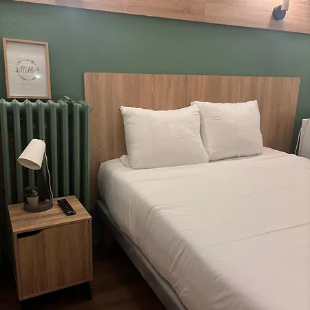 Central Hotel ホテル *