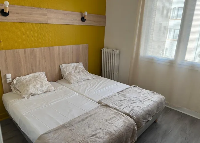 Central Hotel Saint-Priest (Rhone)